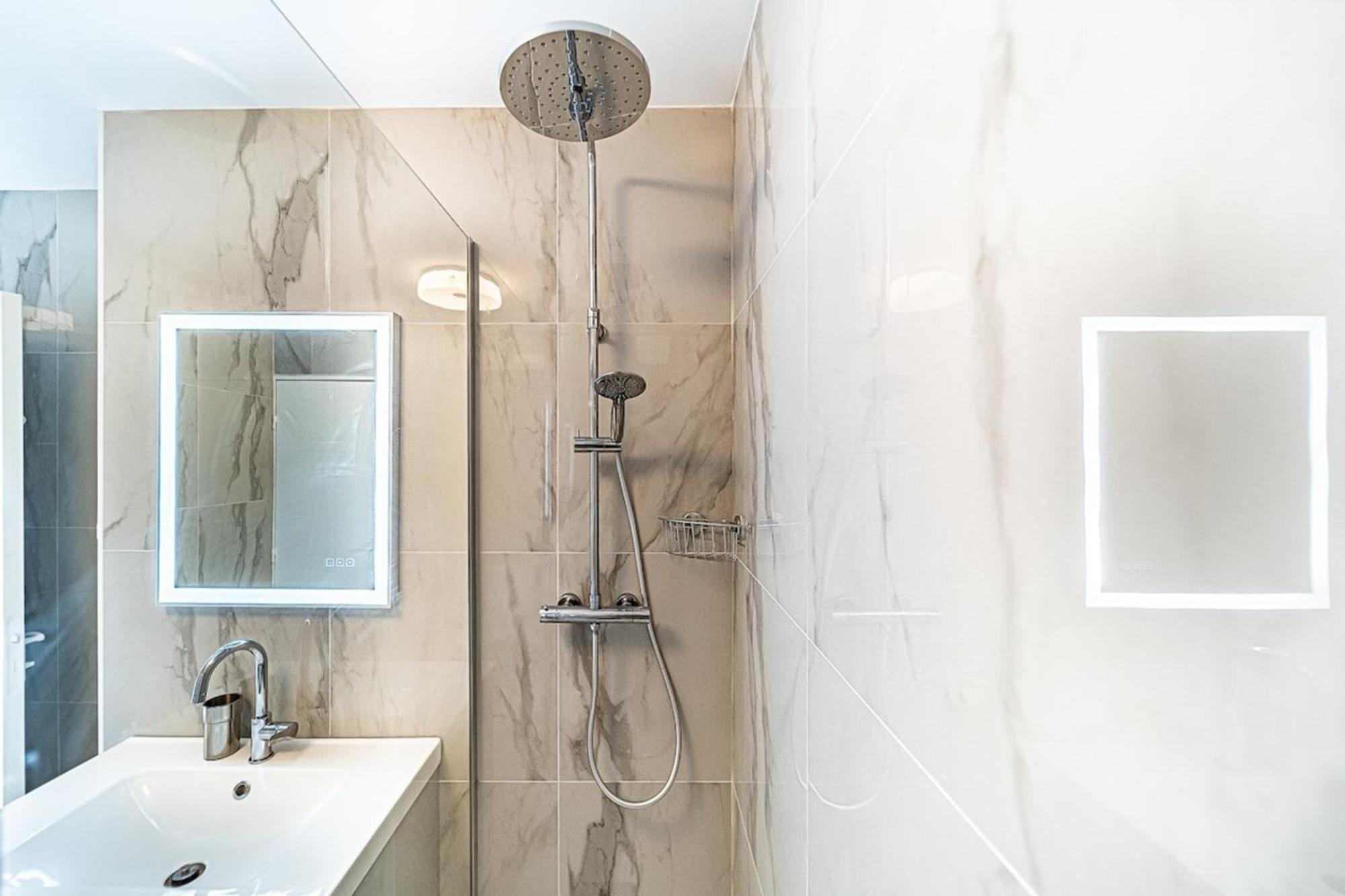 Appartement Cosy Avec Balcony And Garage-Charpennes Вийёрбан Экстерьер фото