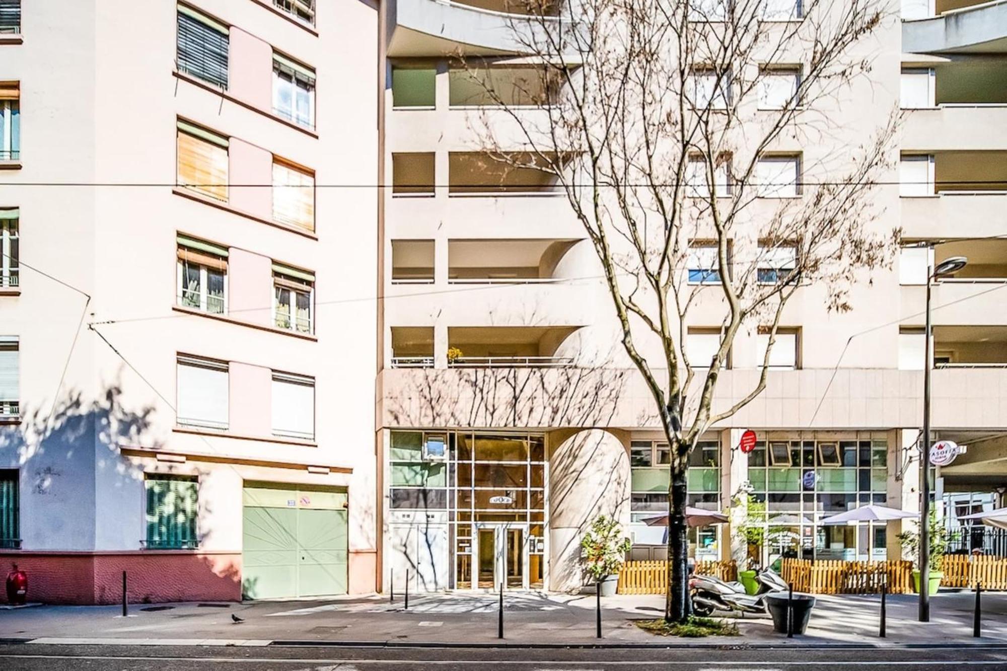 Appartement Cosy Avec Balcony And Garage-Charpennes Вийёрбан Экстерьер фото